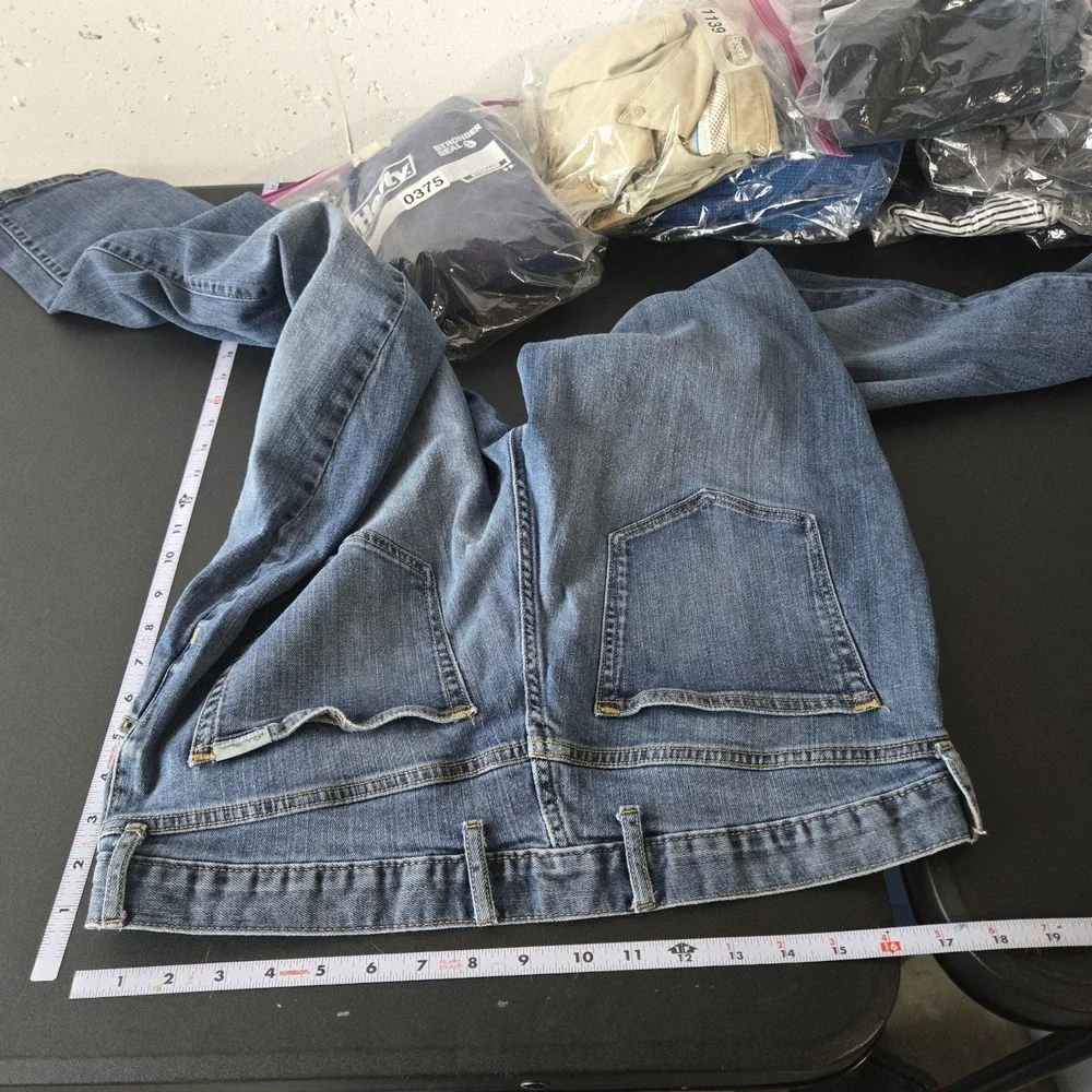 Eddie Bauer Boyfriend Fit Denim Blue Jeans Size 14 Casual Stretch All Seasons - Picture 6 of 11